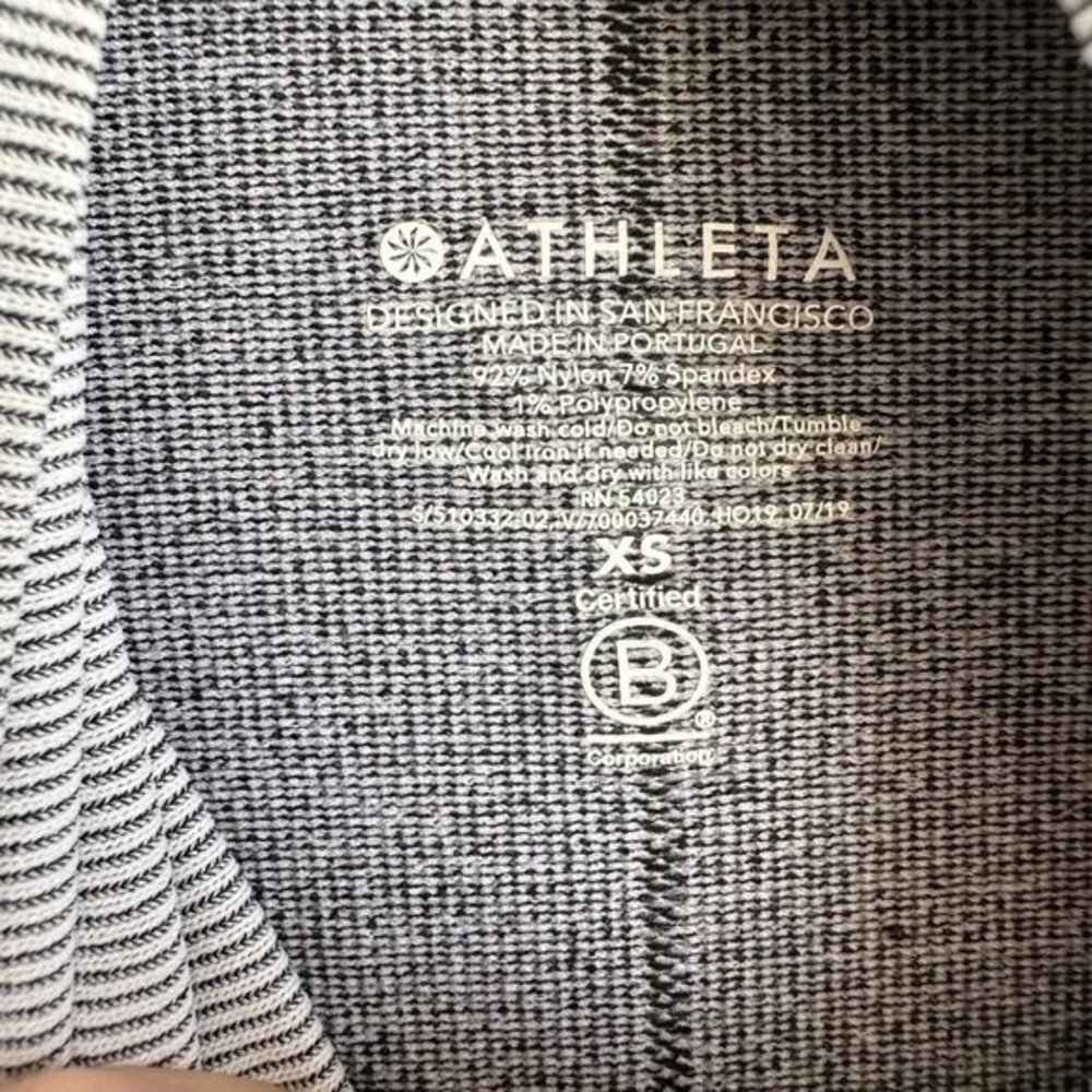 Athleta Light Gray Long Sleeve Tee with Red Trim - Picture 4 of 8